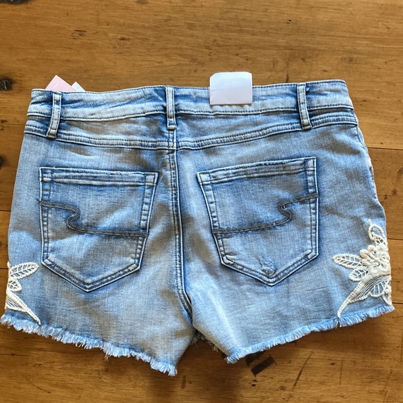 2 for $10 | NWT Eightytwo denim shorts - Picture 5 of 9